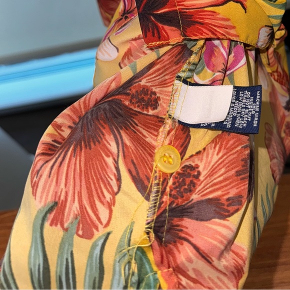 Pacific and Co. Hawaiian Floral Button Up Shirt - Picture 11 of 11